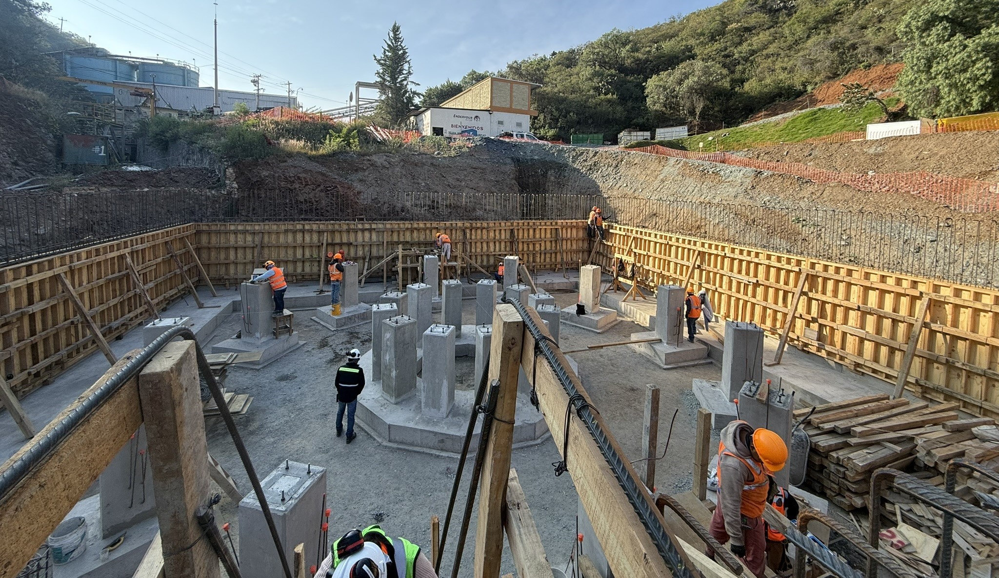 Equipo técnico de SEMEIN trabajando en campo